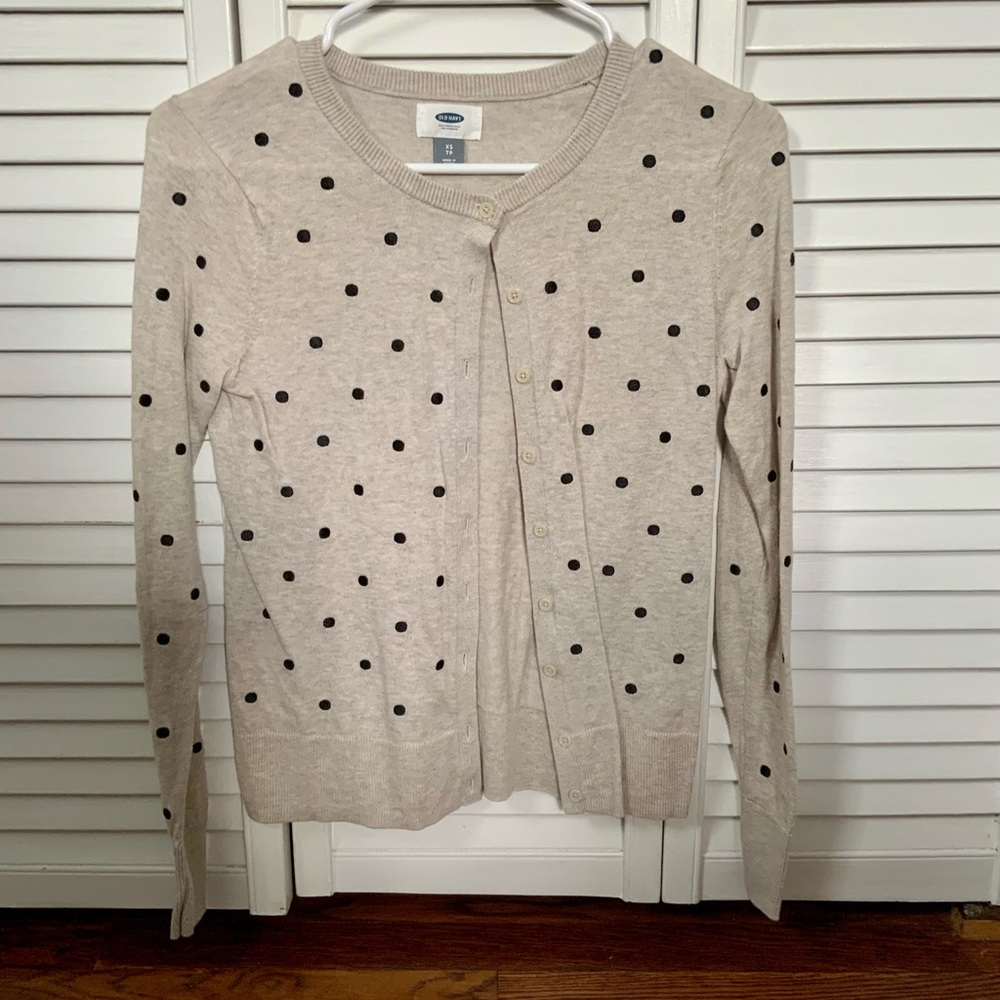Old Navy oatmeal colored sweater with black polka dots